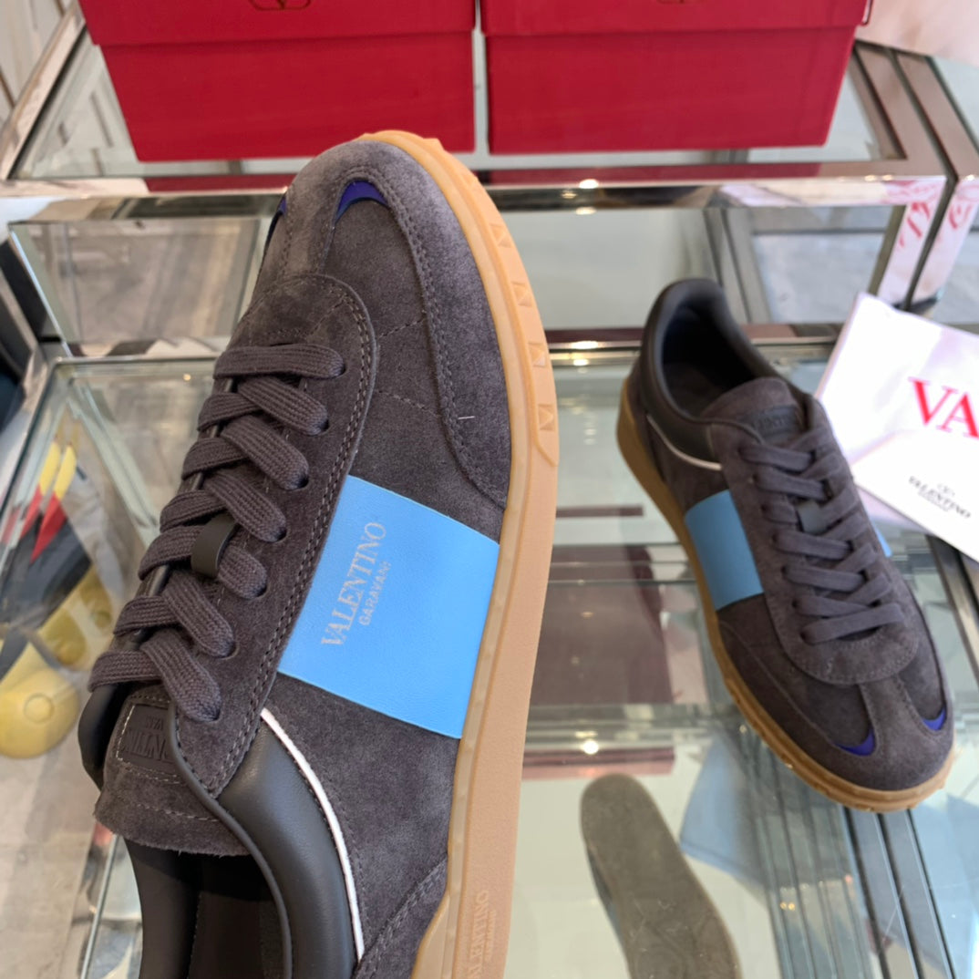 LuxluxHouse Best Quality Shoes Valentino