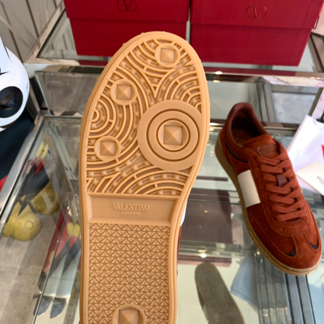 LuxluxHouse Best Quality Shoes Valentino