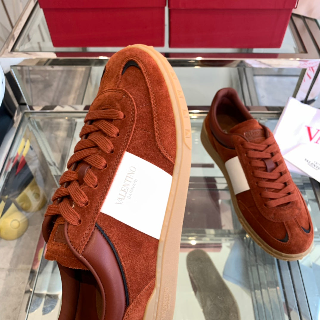 LuxluxHouse Best Quality Shoes Valentino