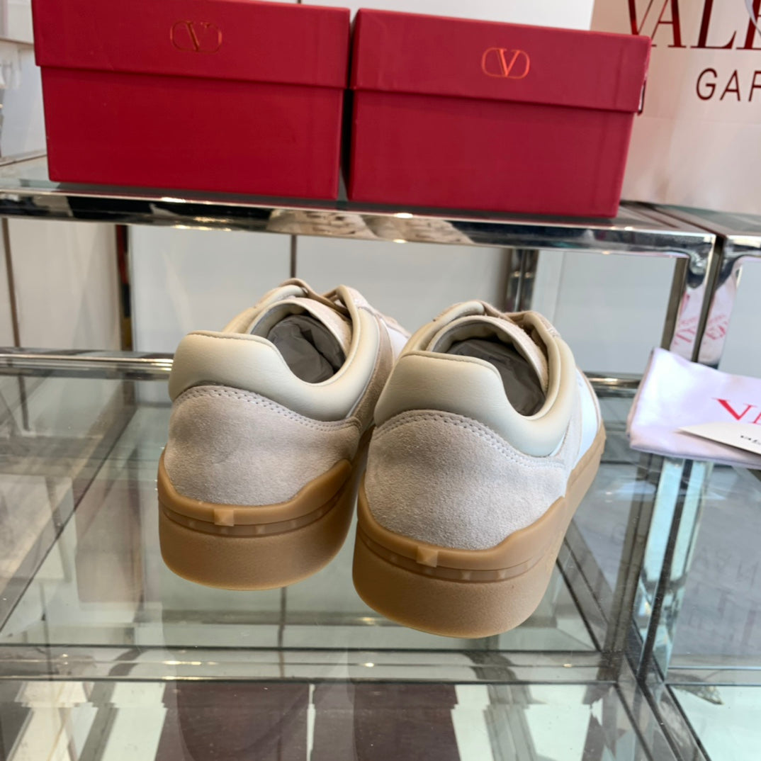 LuxluxHouse Best Quality Shoes Valentino