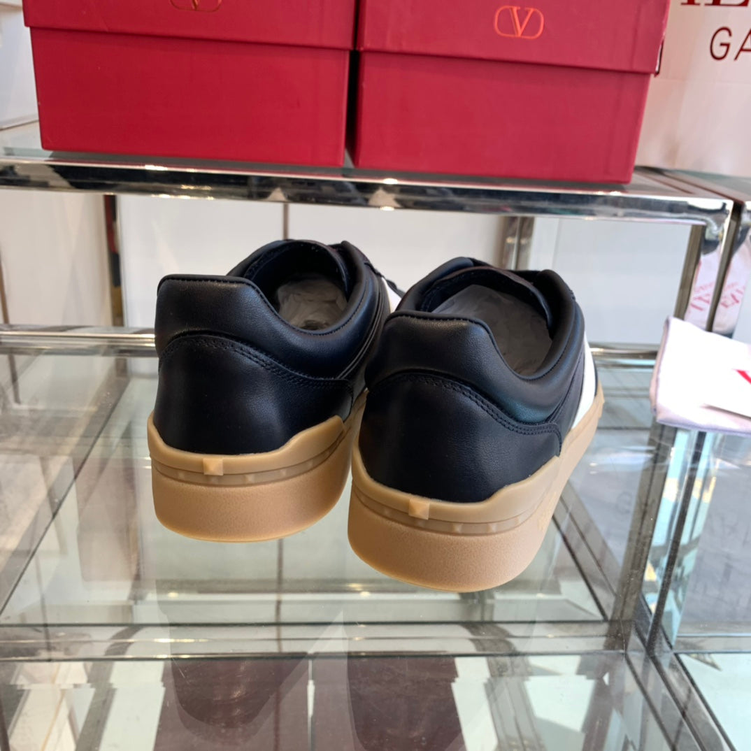LuxluxHouse Best Quality Shoes Valentino