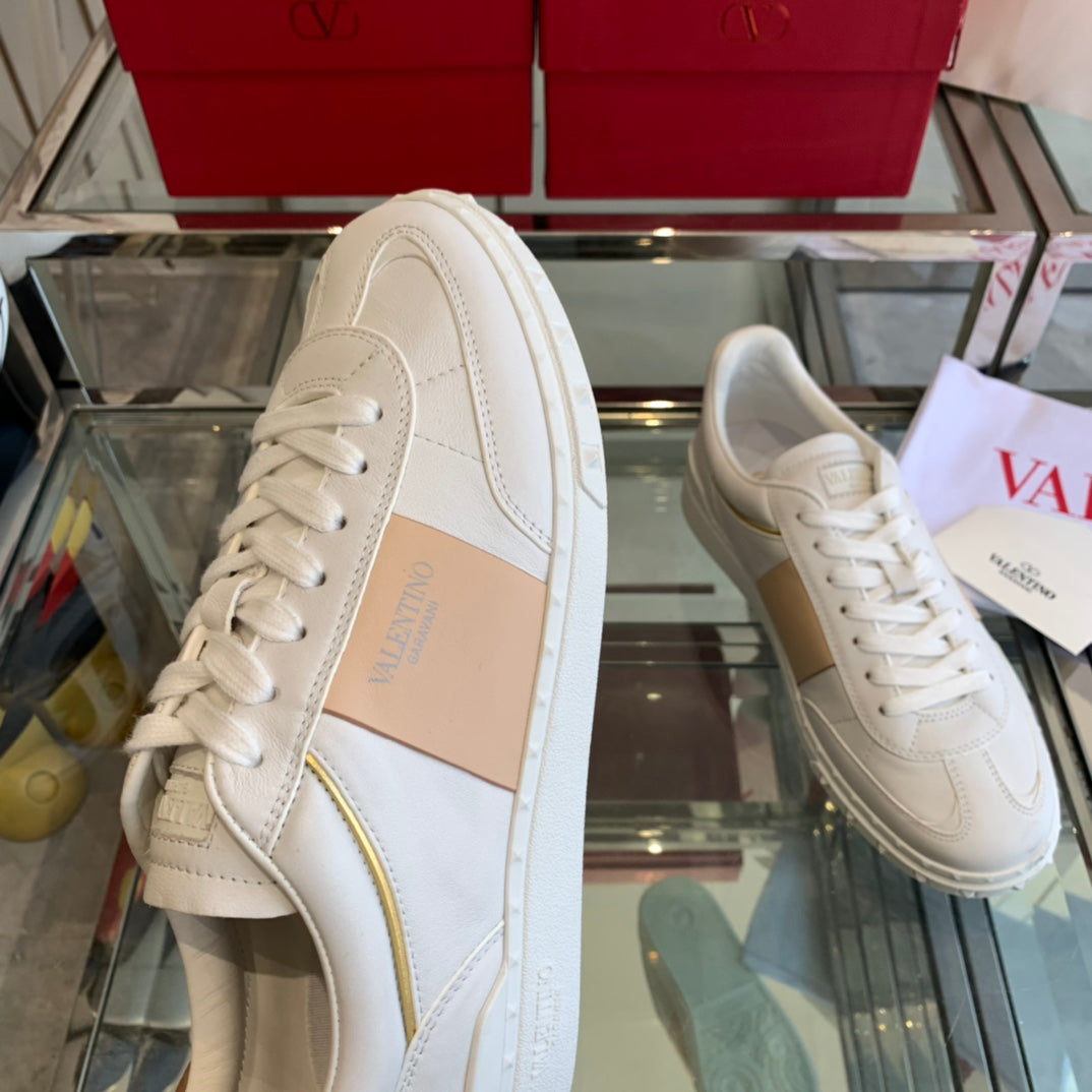 LuxluxHouse Best Quality Shoes Valentino