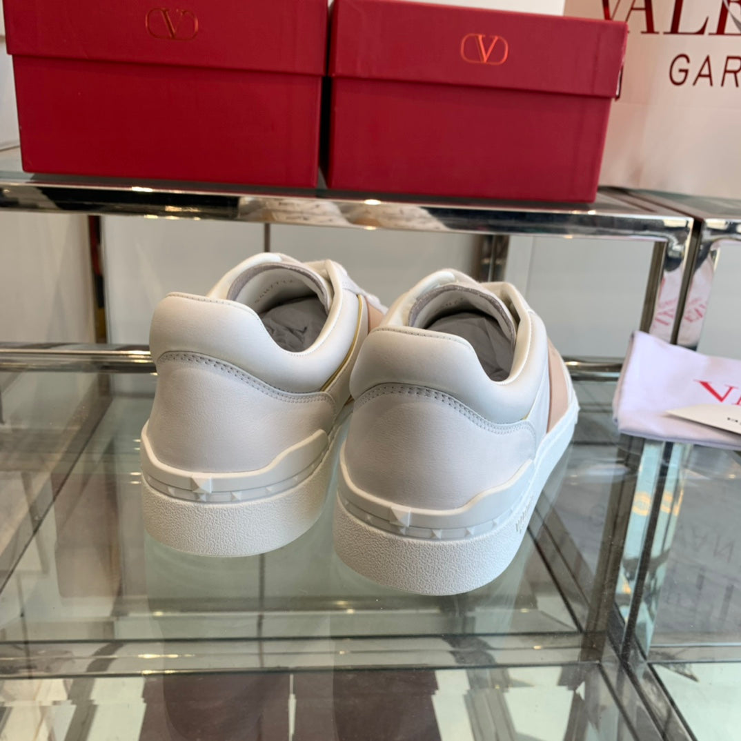 LuxluxHouse Best Quality Shoes Valentino