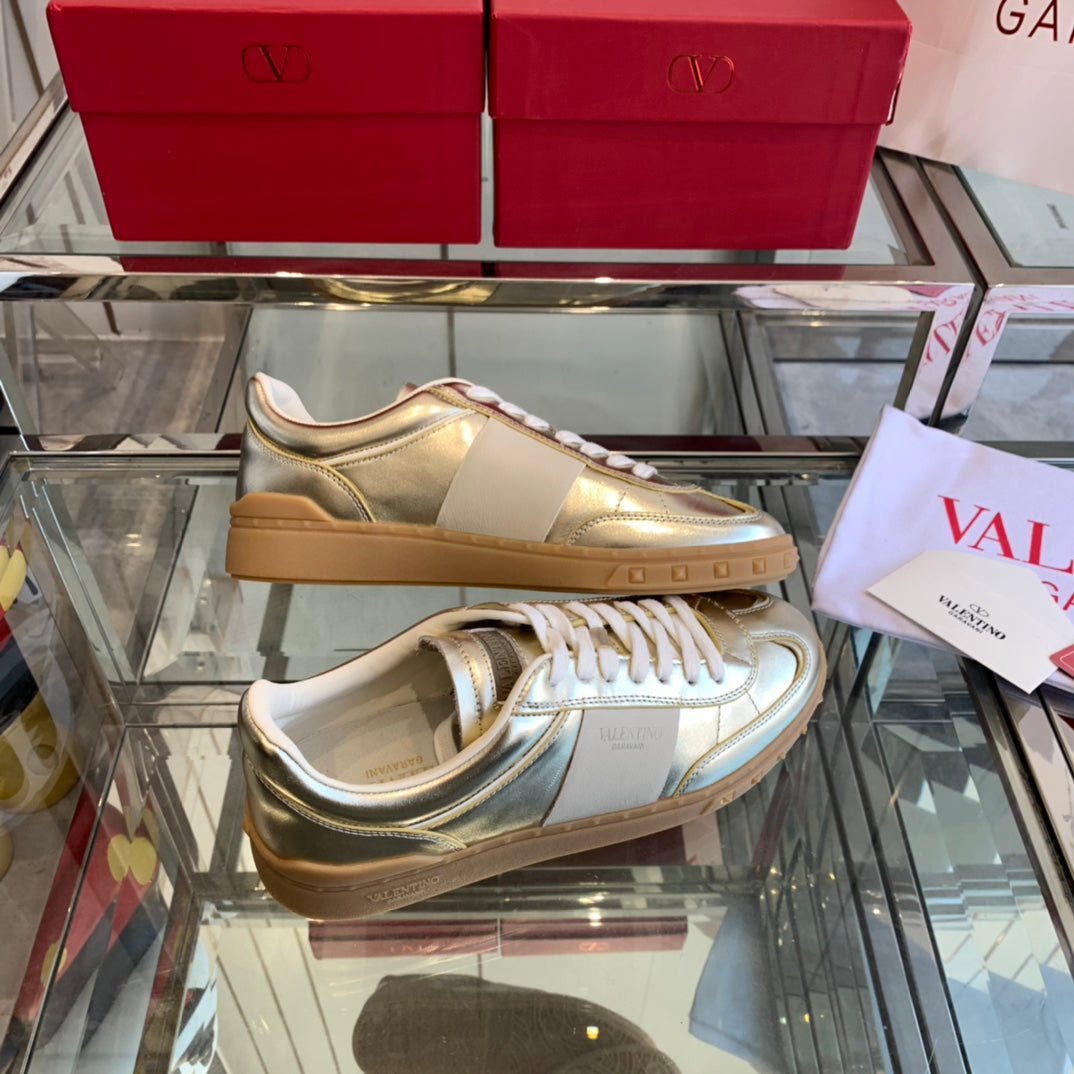 LuxluxHouse Best Quality Shoes Valentino