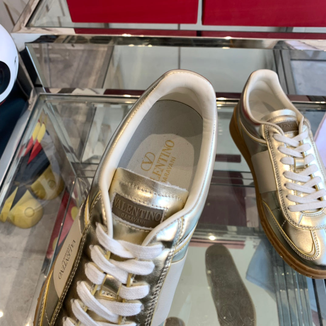 LuxluxHouse Best Quality Shoes Valentino