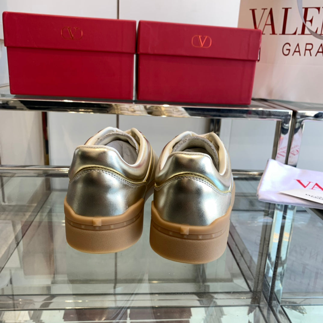 LuxluxHouse Best Quality Shoes Valentino