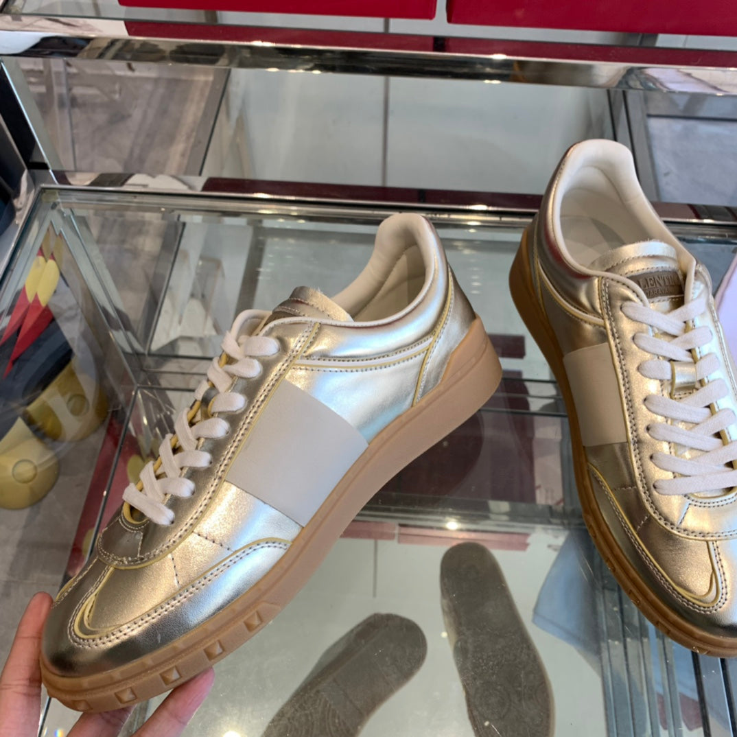 LuxluxHouse Best Quality Shoes Valentino