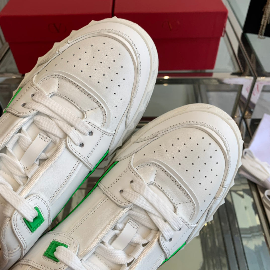 LuxluxHouse Best Quality Shoes Valentino