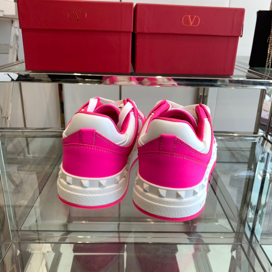 LuxluxHouse Best Quality Shoes Valentino
