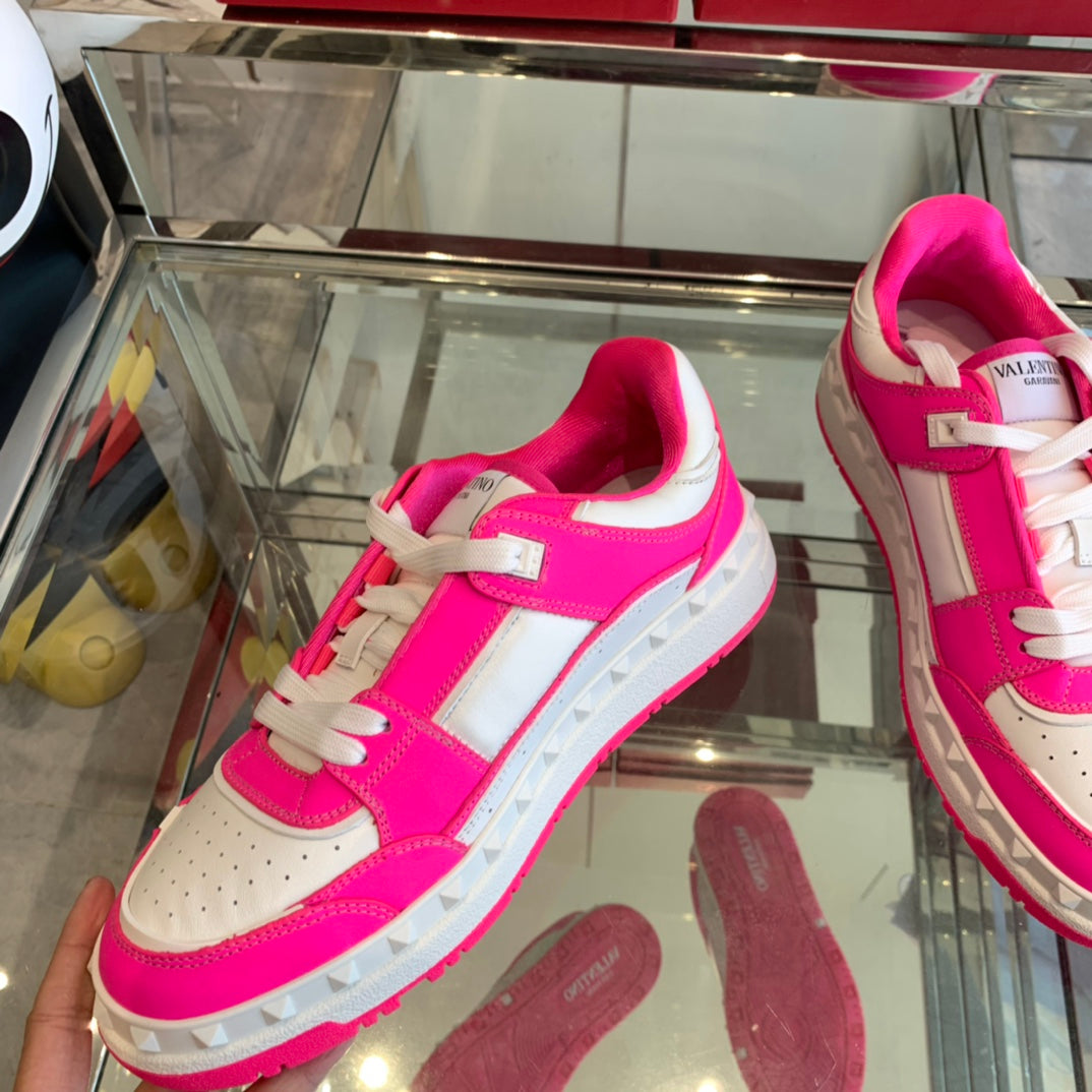 LuxluxHouse Best Quality Shoes Valentino