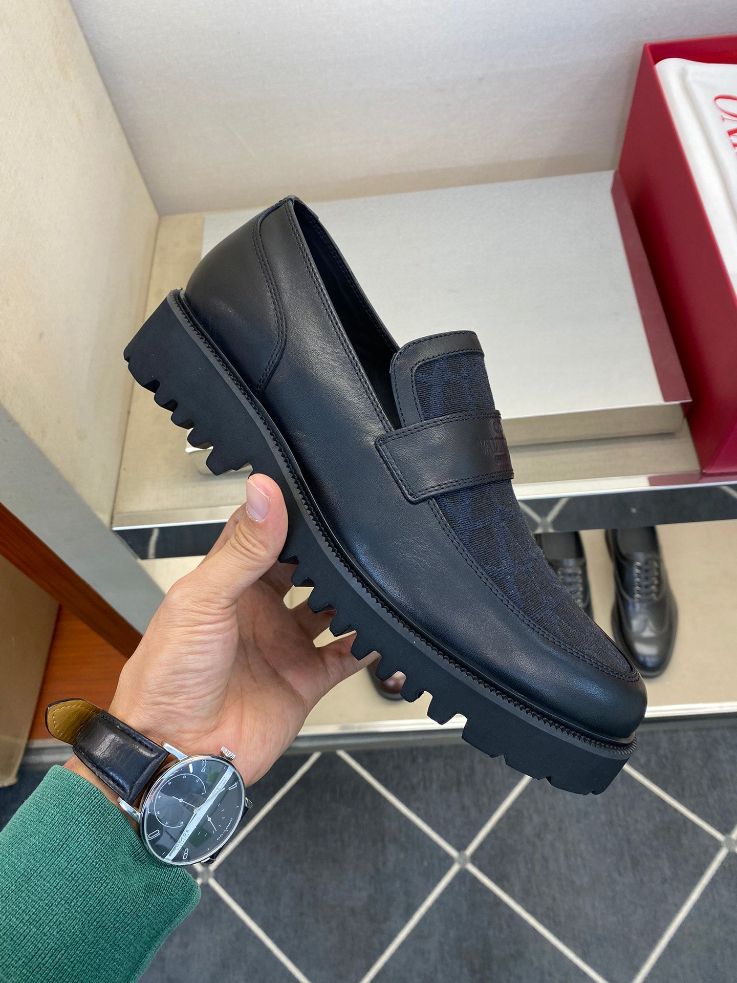 LuxluxHouse Best Quality Shoes Valentino