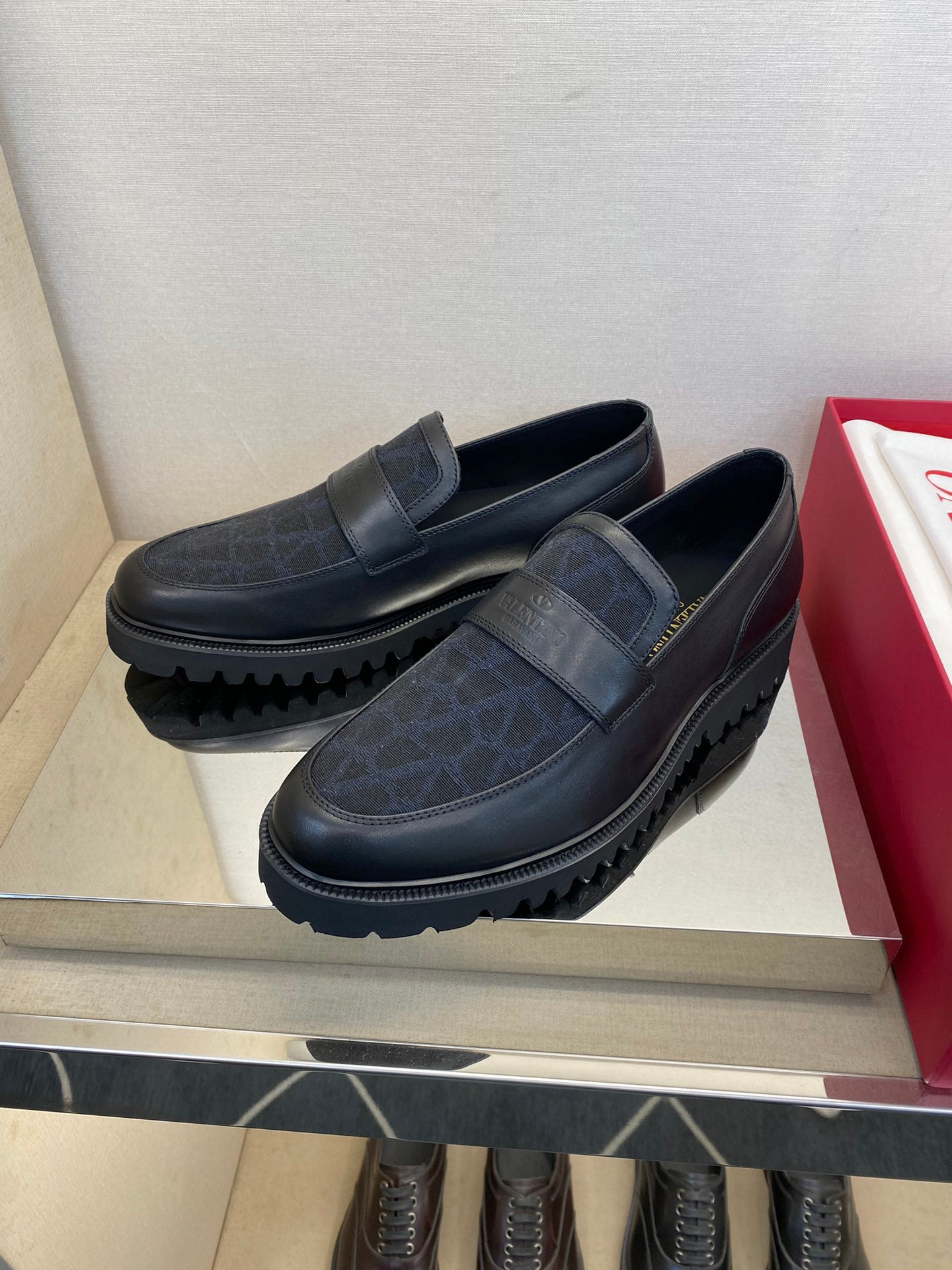 LuxluxHouse Best Quality Shoes Valentino