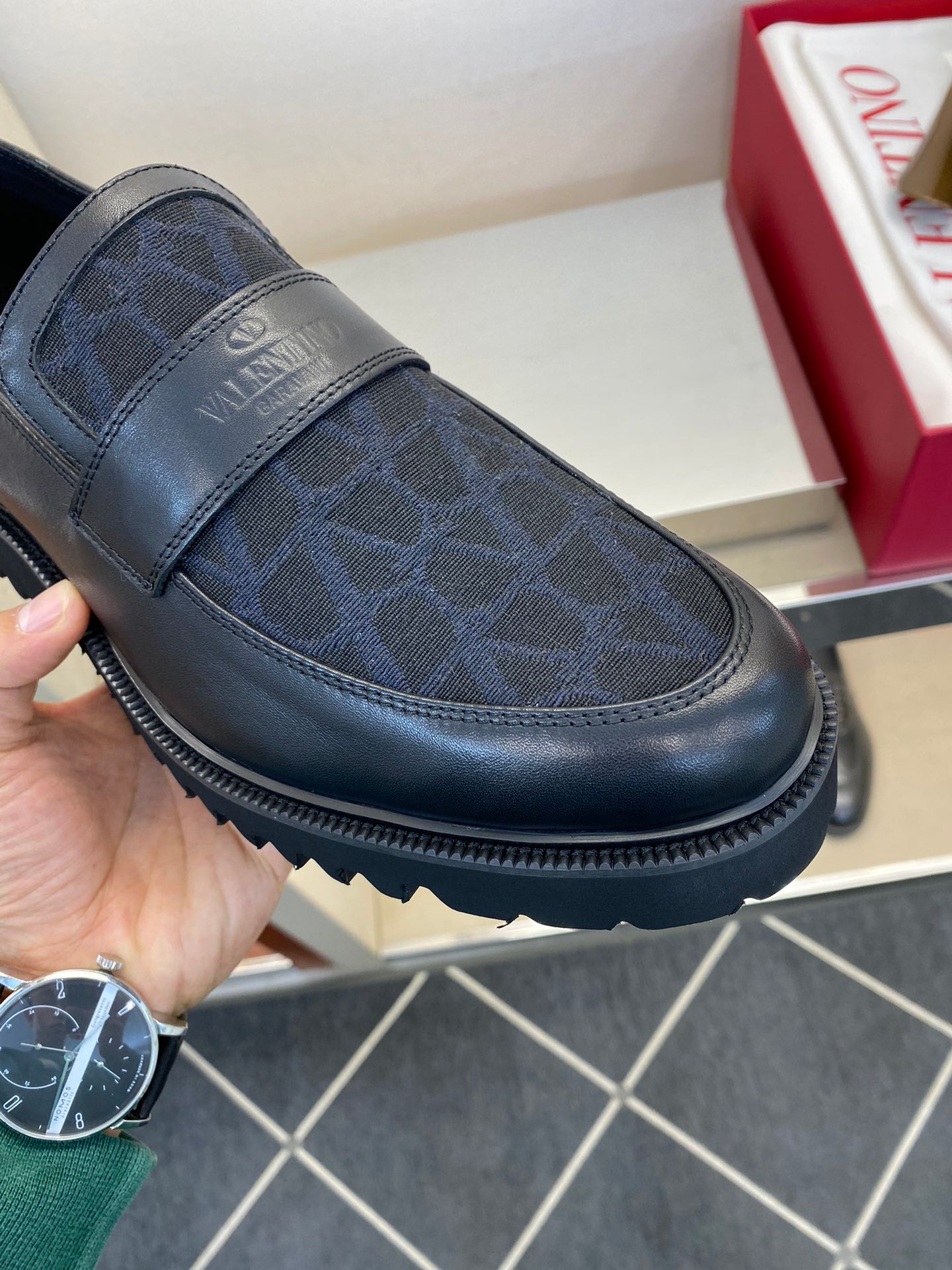 LuxluxHouse Best Quality Shoes Valentino