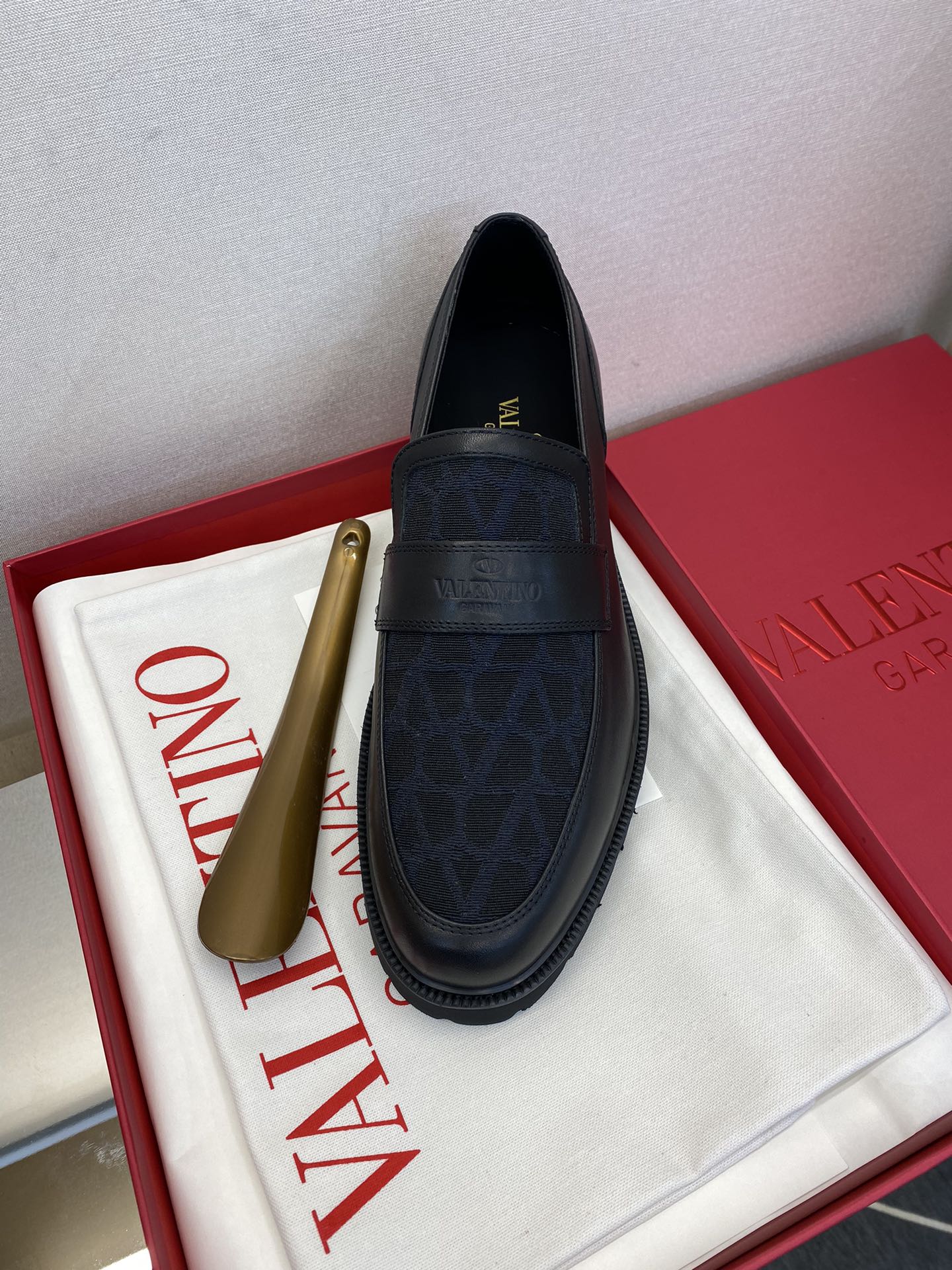 LuxluxHouse Best Quality Shoes Valentino