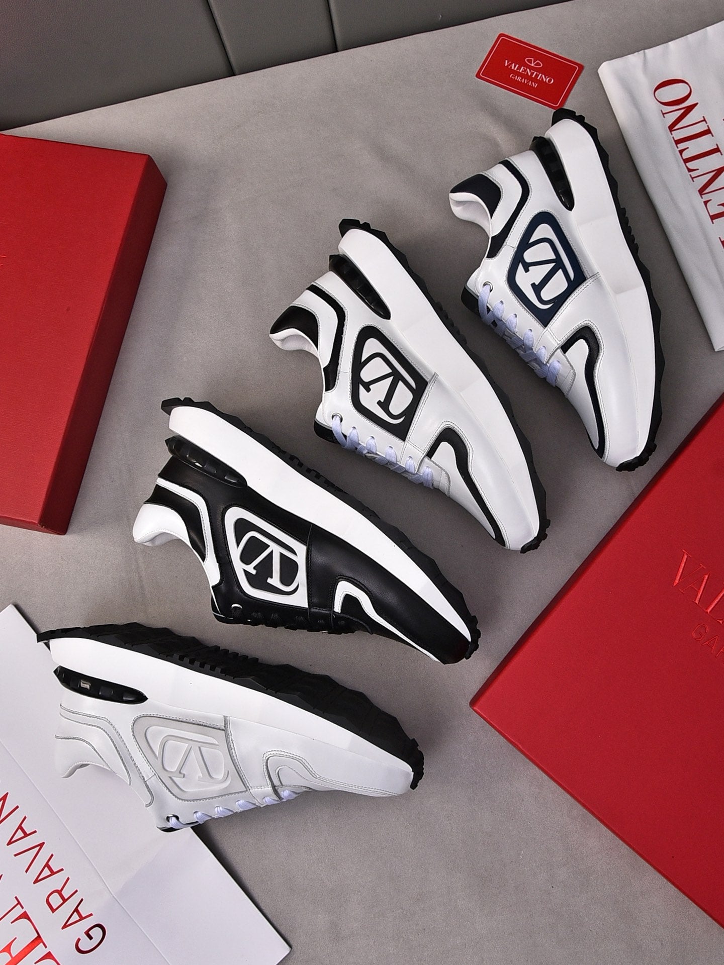 LuxluxHouse Best Quality Shoes Valentino
