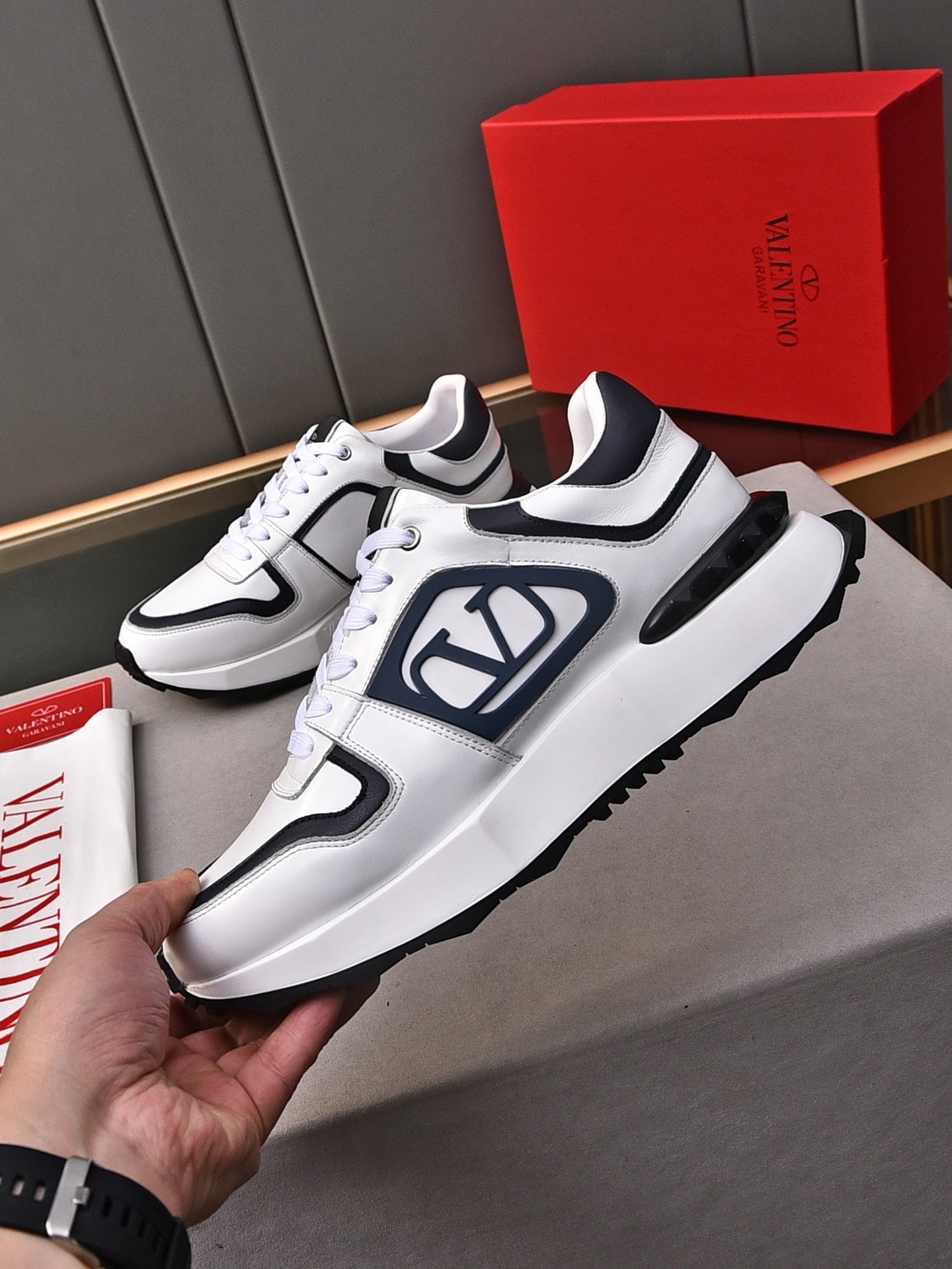 LuxluxHouse Best Quality Shoes Valentino