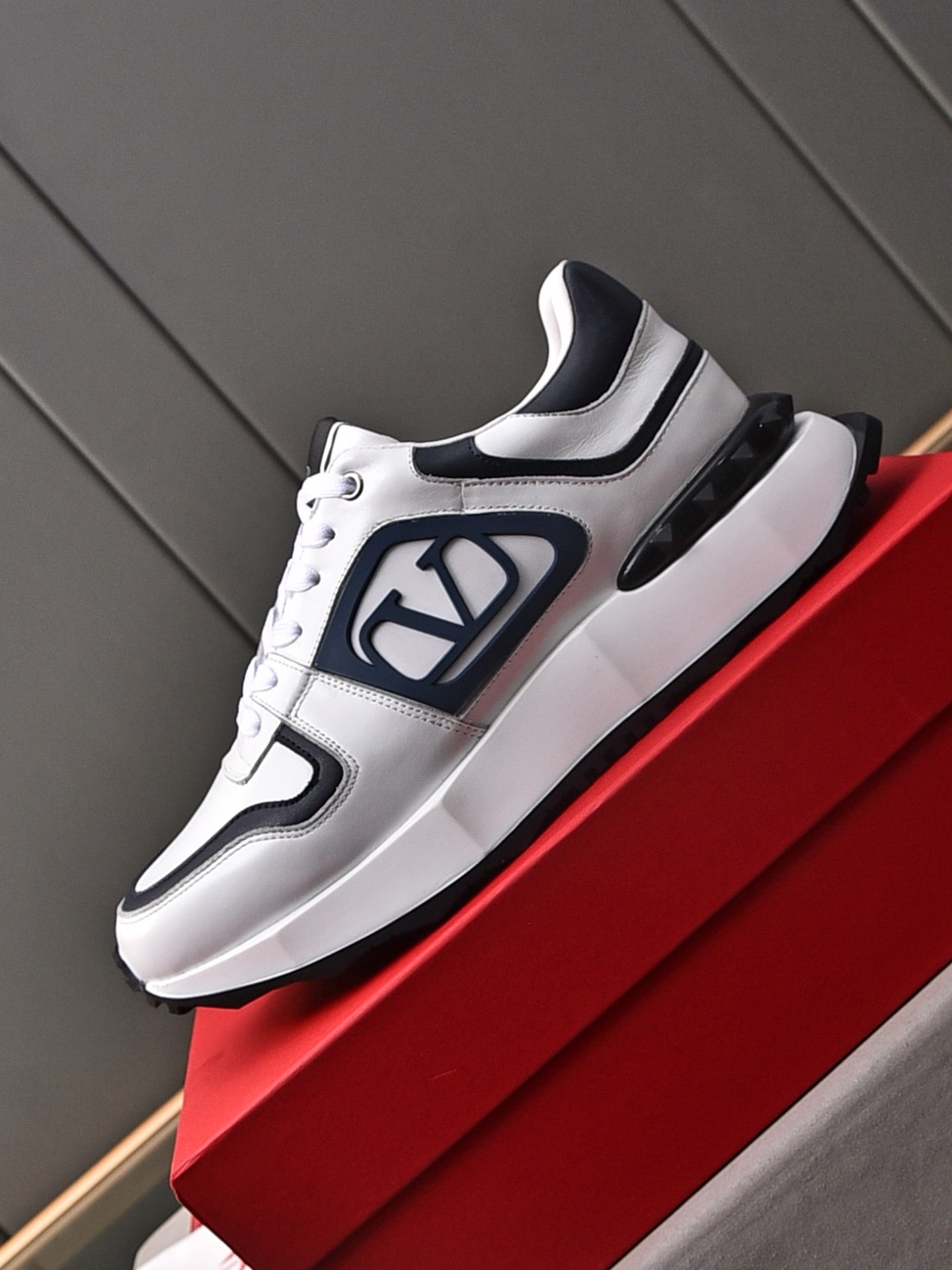 LuxluxHouse Best Quality Shoes Valentino