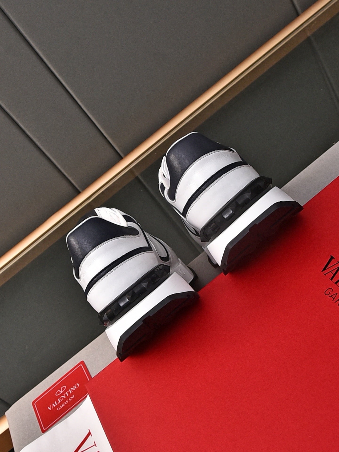 LuxluxHouse Best Quality Shoes Valentino
