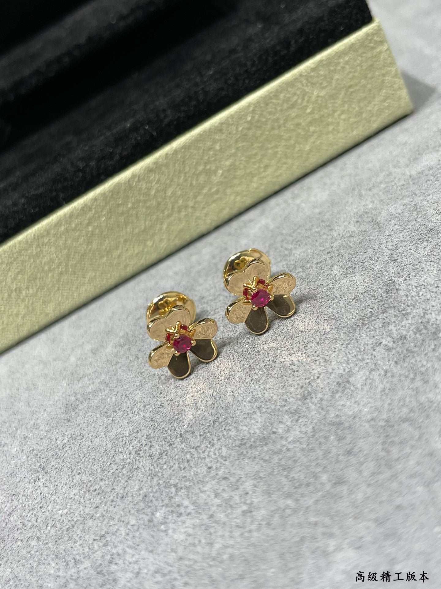 LuxluxHouse Best Quality Accessories Van Cleef & Arpels