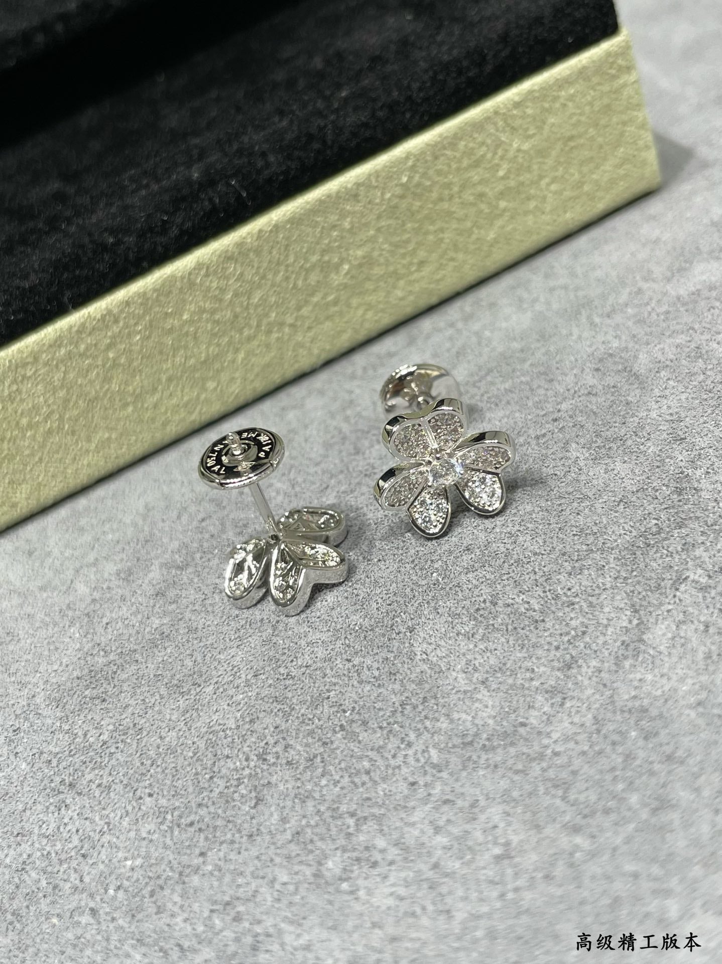 LuxluxHouse Best Quality Accessories Van Cleef & Arpels