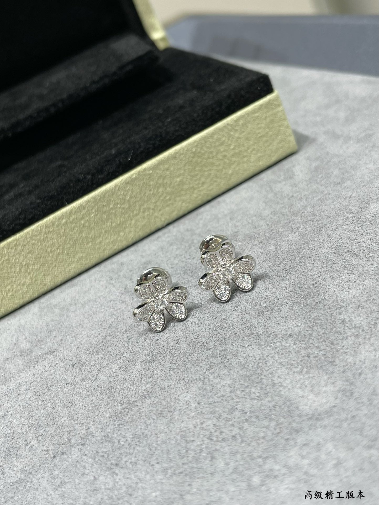 LuxluxHouse Best Quality Accessories Van Cleef & Arpels