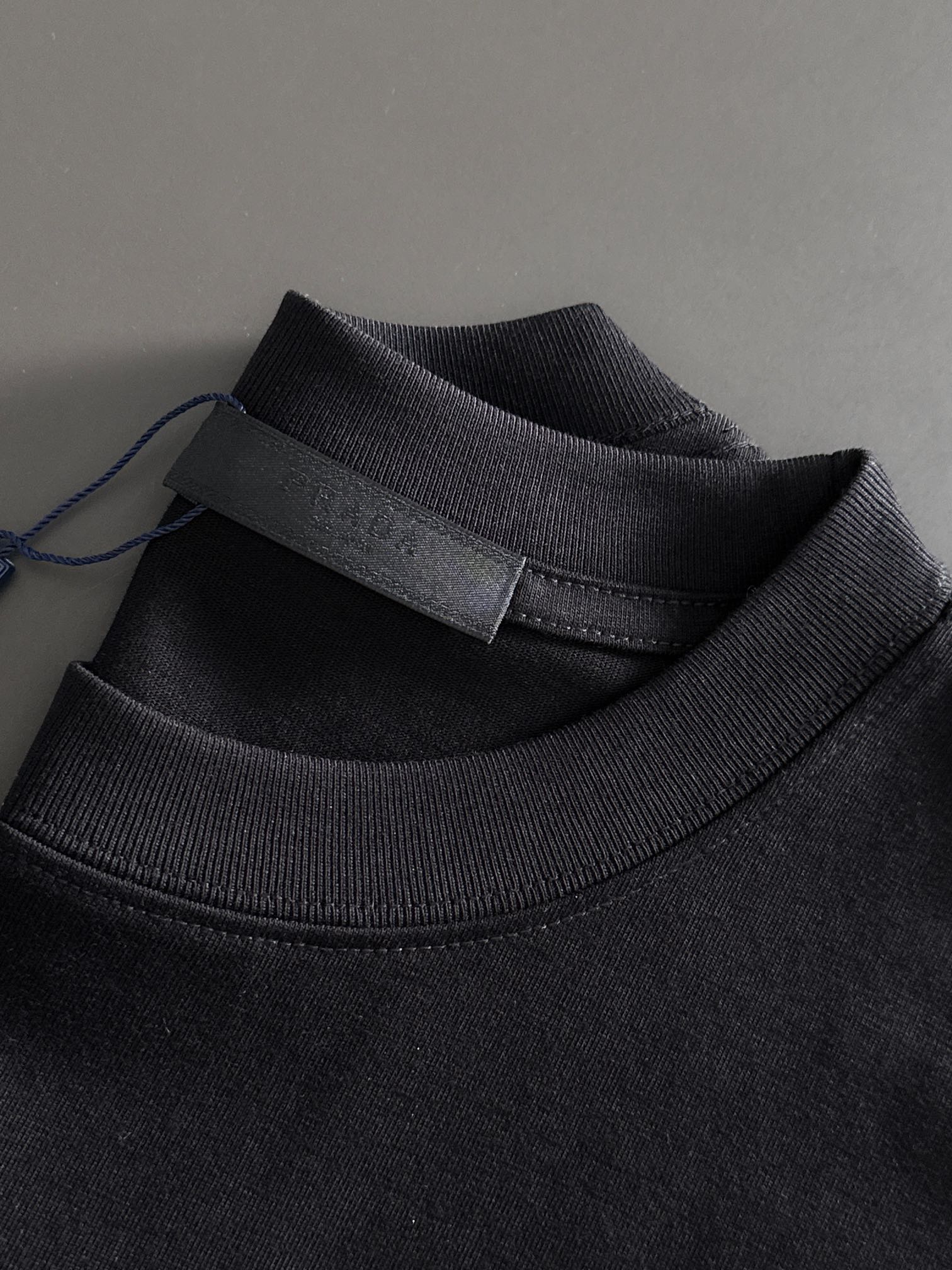 LuxluxHouse Best Quality Clothes T-shirt Prada