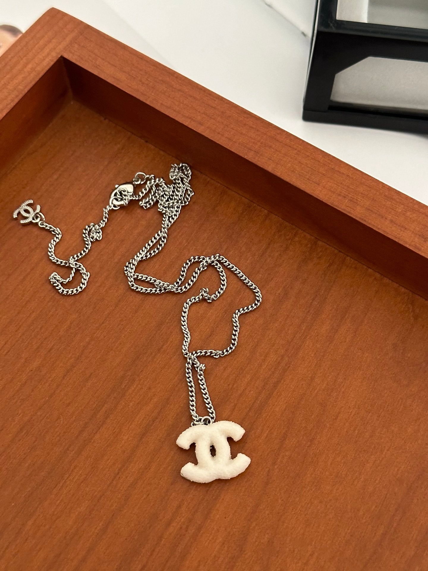 LuxluxHouse Low Price And High Quality Accessories Chanel