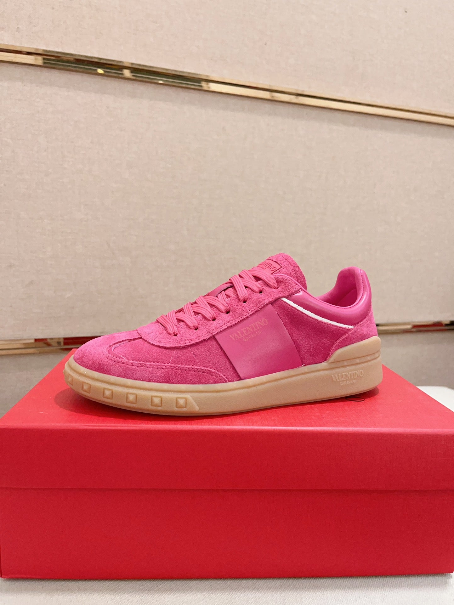 LuxluxHouse Best Quality Shoes Valentino