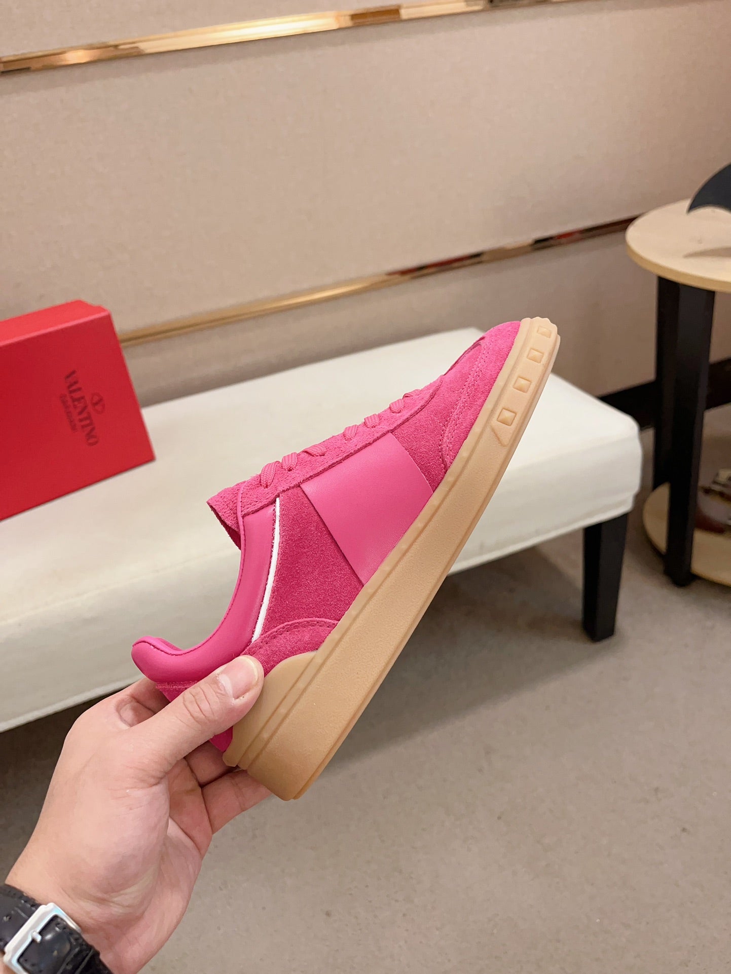 LuxluxHouse Best Quality Shoes Valentino