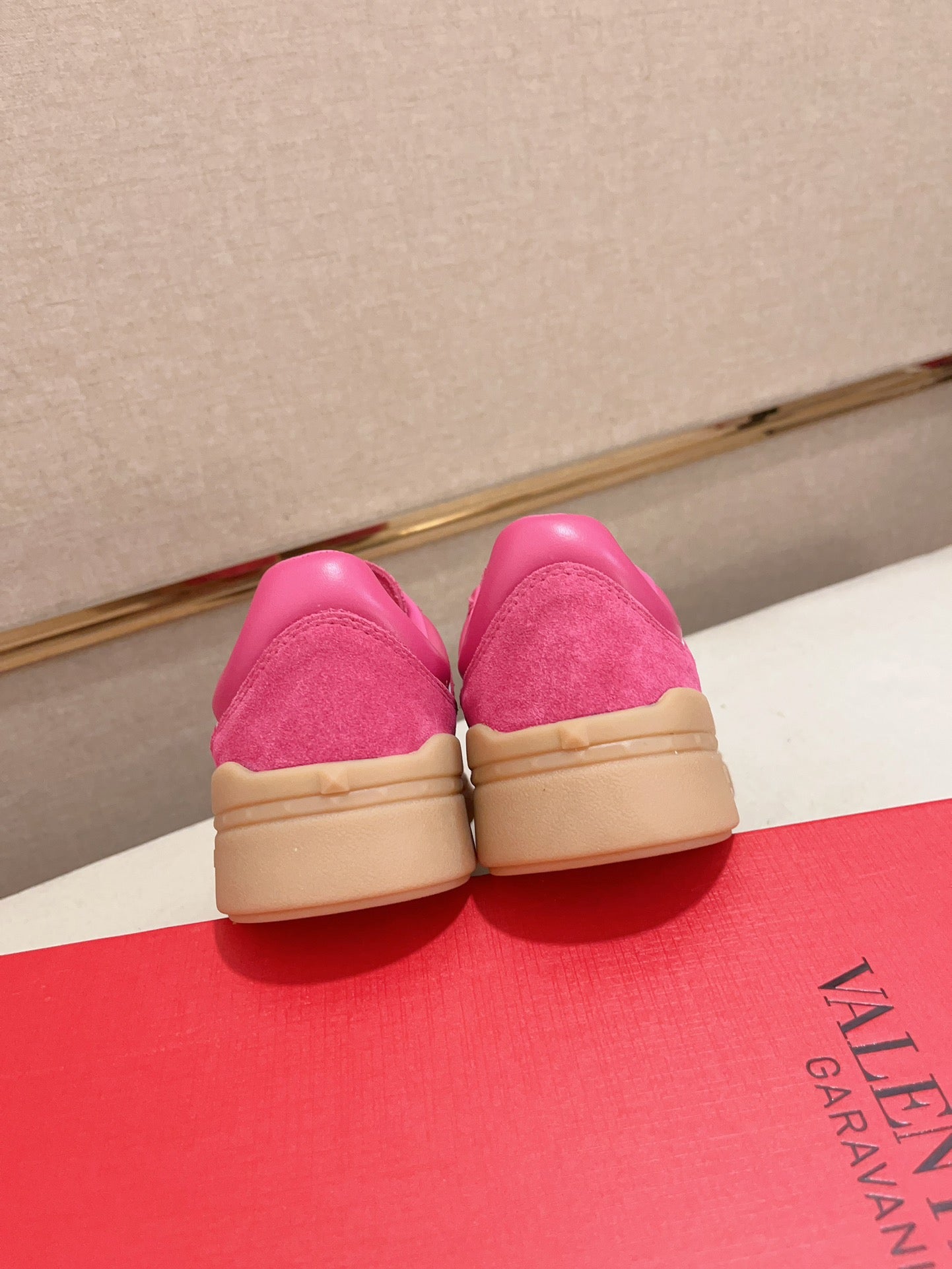 LuxluxHouse Best Quality Shoes Valentino