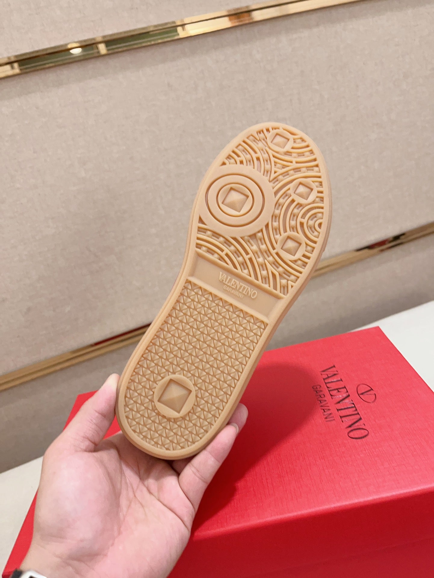 LuxluxHouse Best Quality Shoes Valentino