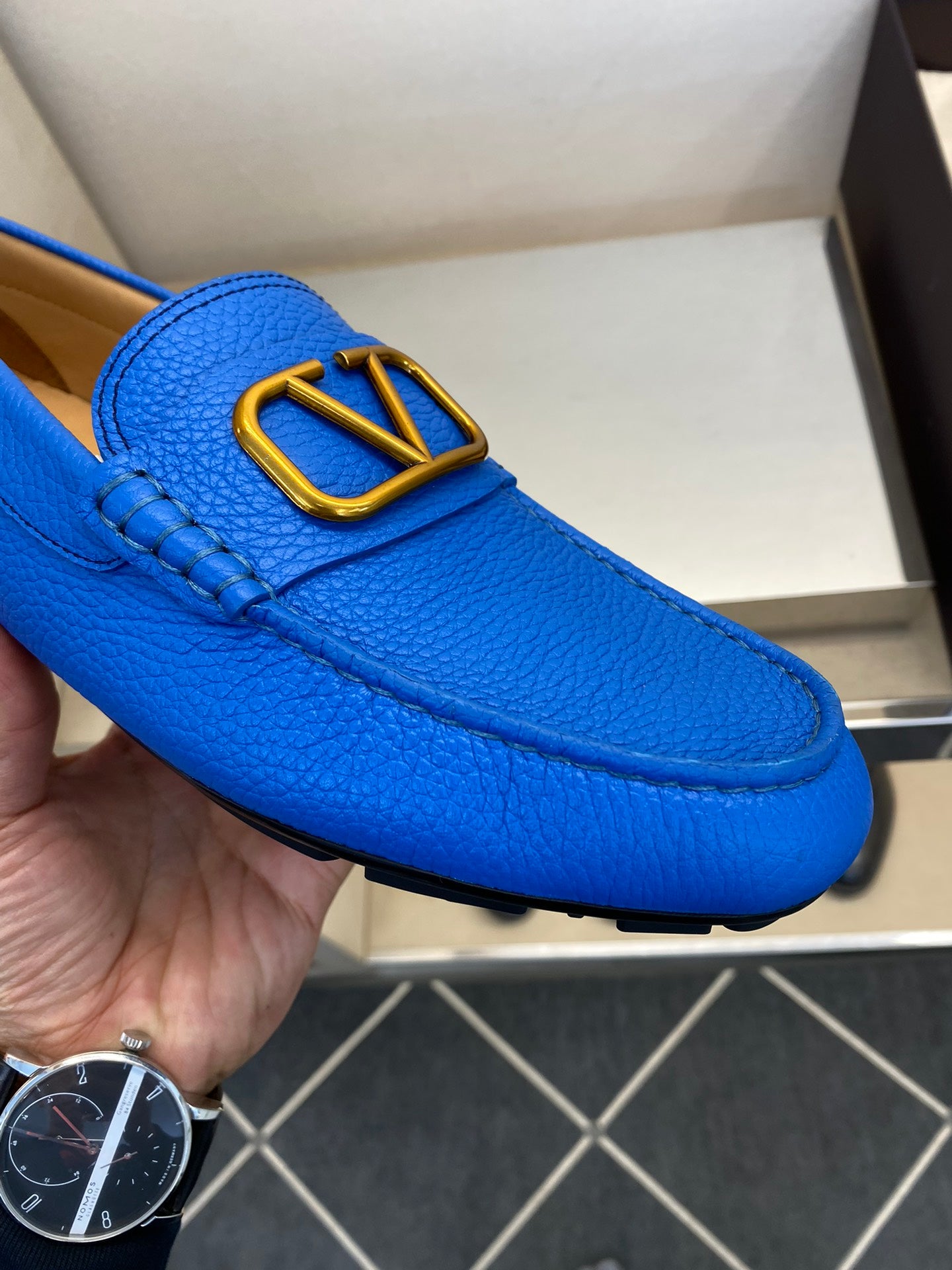 LuxluxHouse Best Quality Shoes Valentino