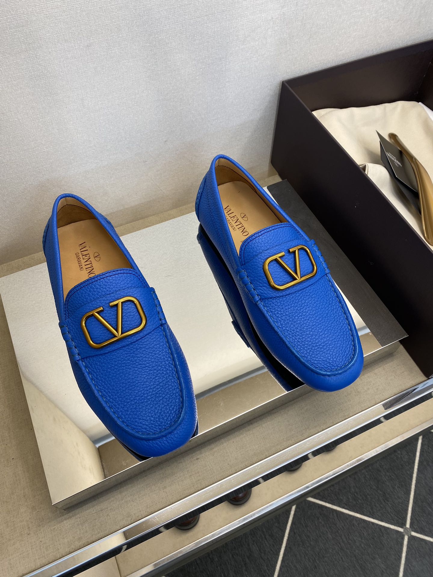 LuxluxHouse Best Quality Shoes Valentino