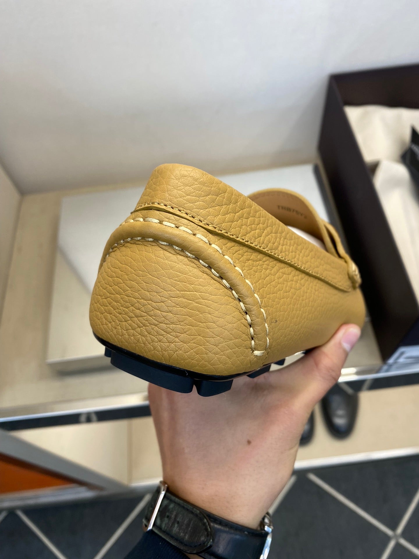 LuxluxHouse Best Quality Shoes Valentino