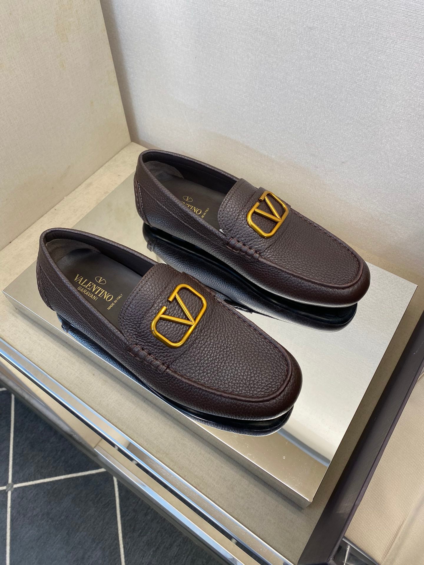 LuxluxHouse Best Quality Shoes Valentino