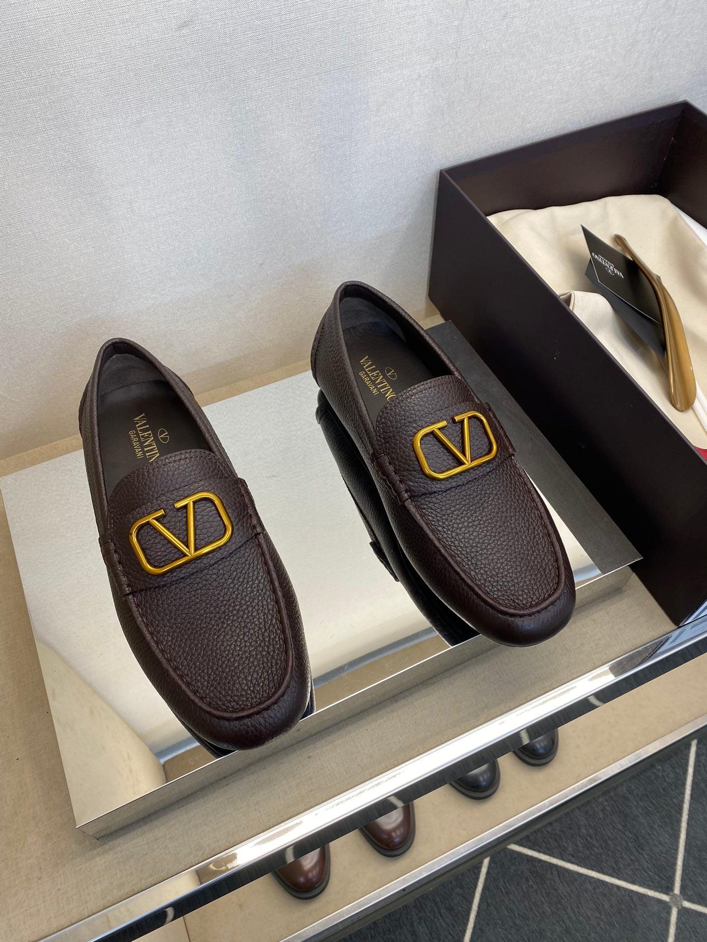 LuxluxHouse Best Quality Shoes Valentino