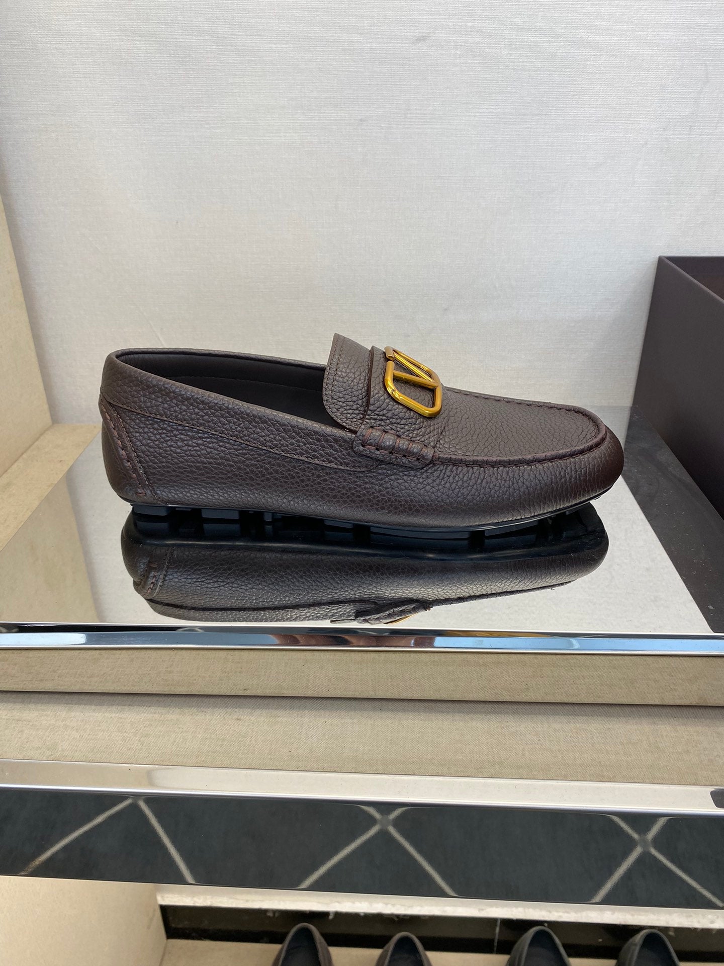 LuxluxHouse Best Quality Shoes Valentino