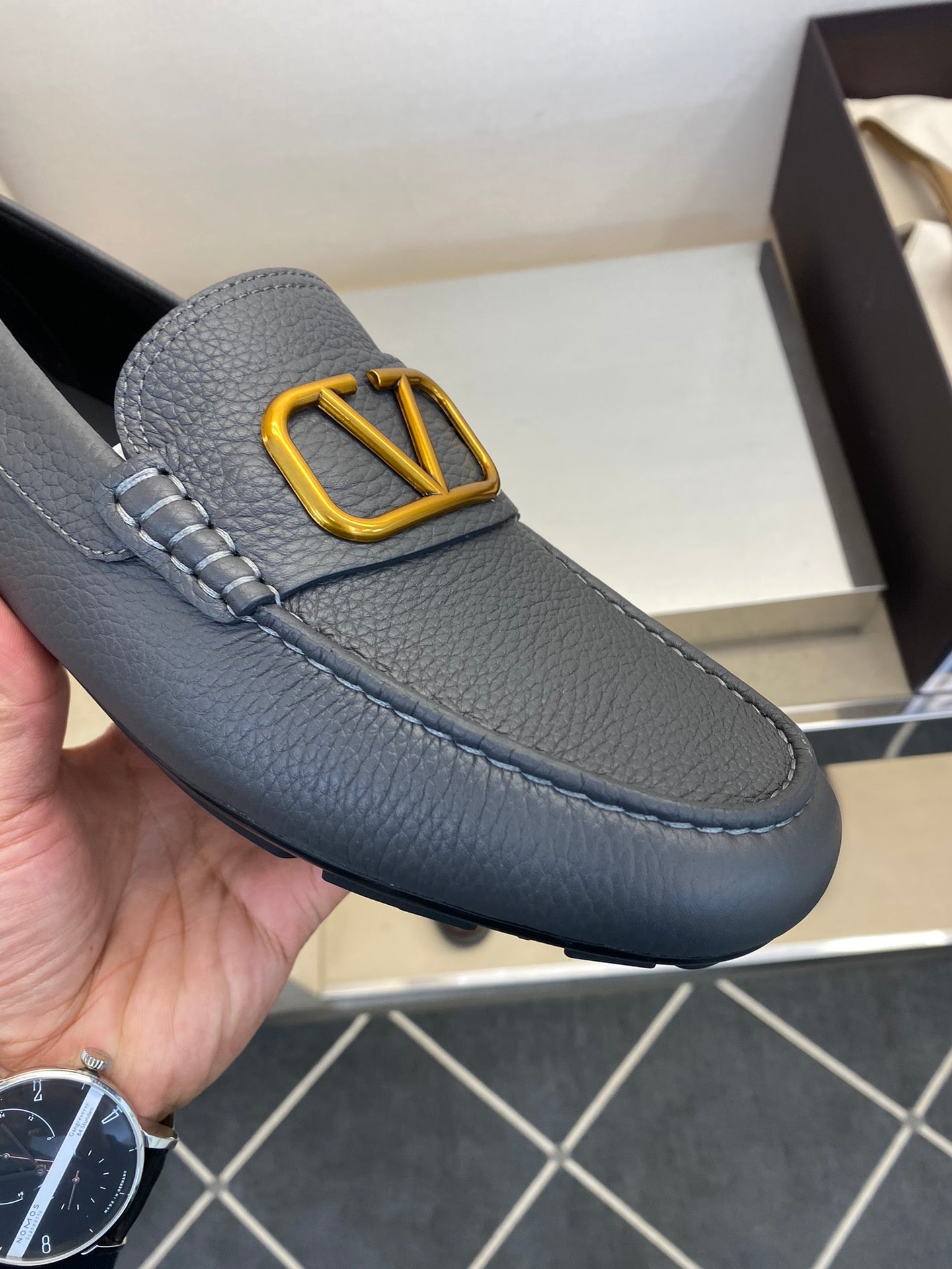 LuxluxHouse Best Quality Shoes Valentino