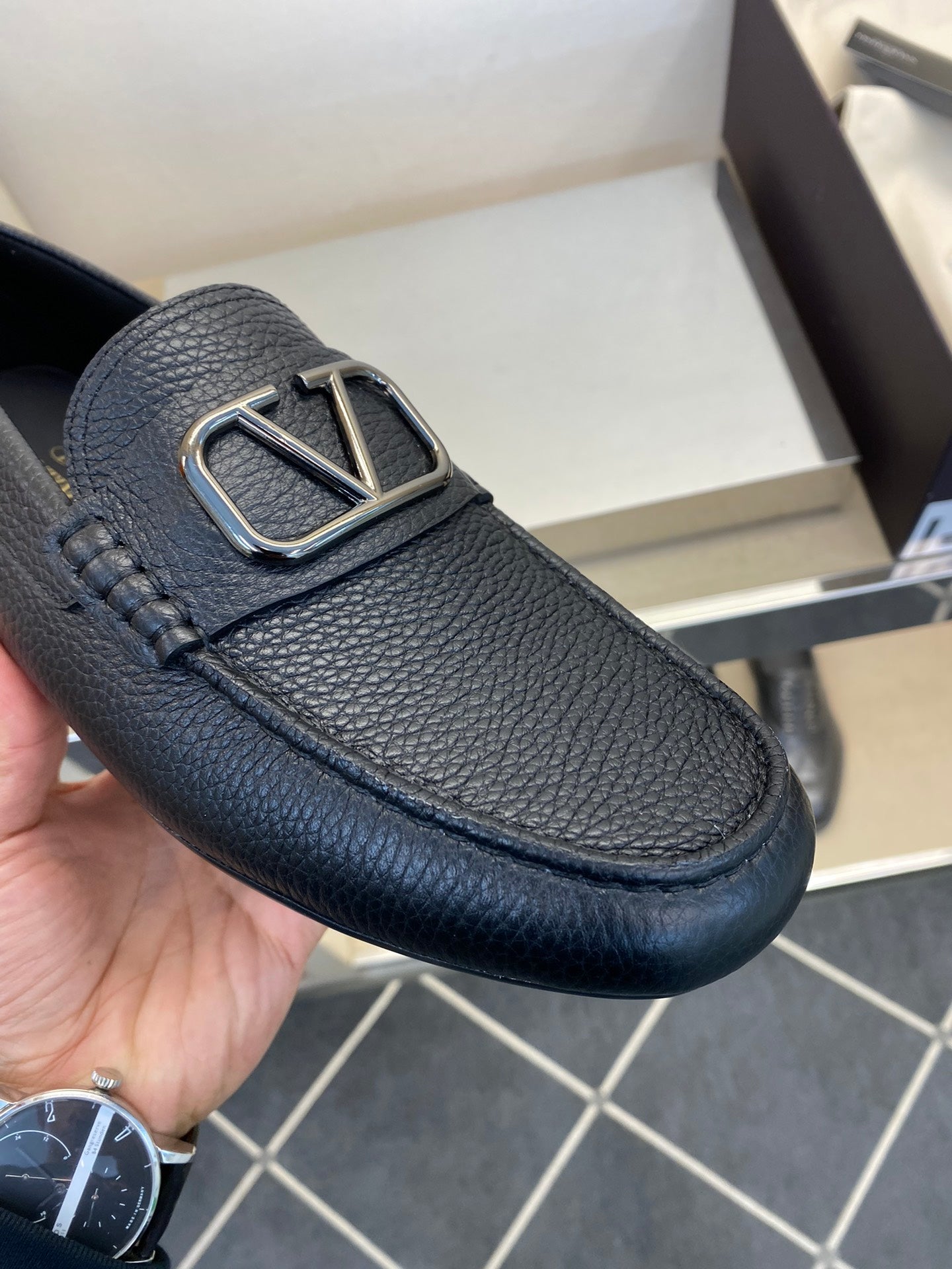LuxluxHouse Best Quality Shoes Valentino