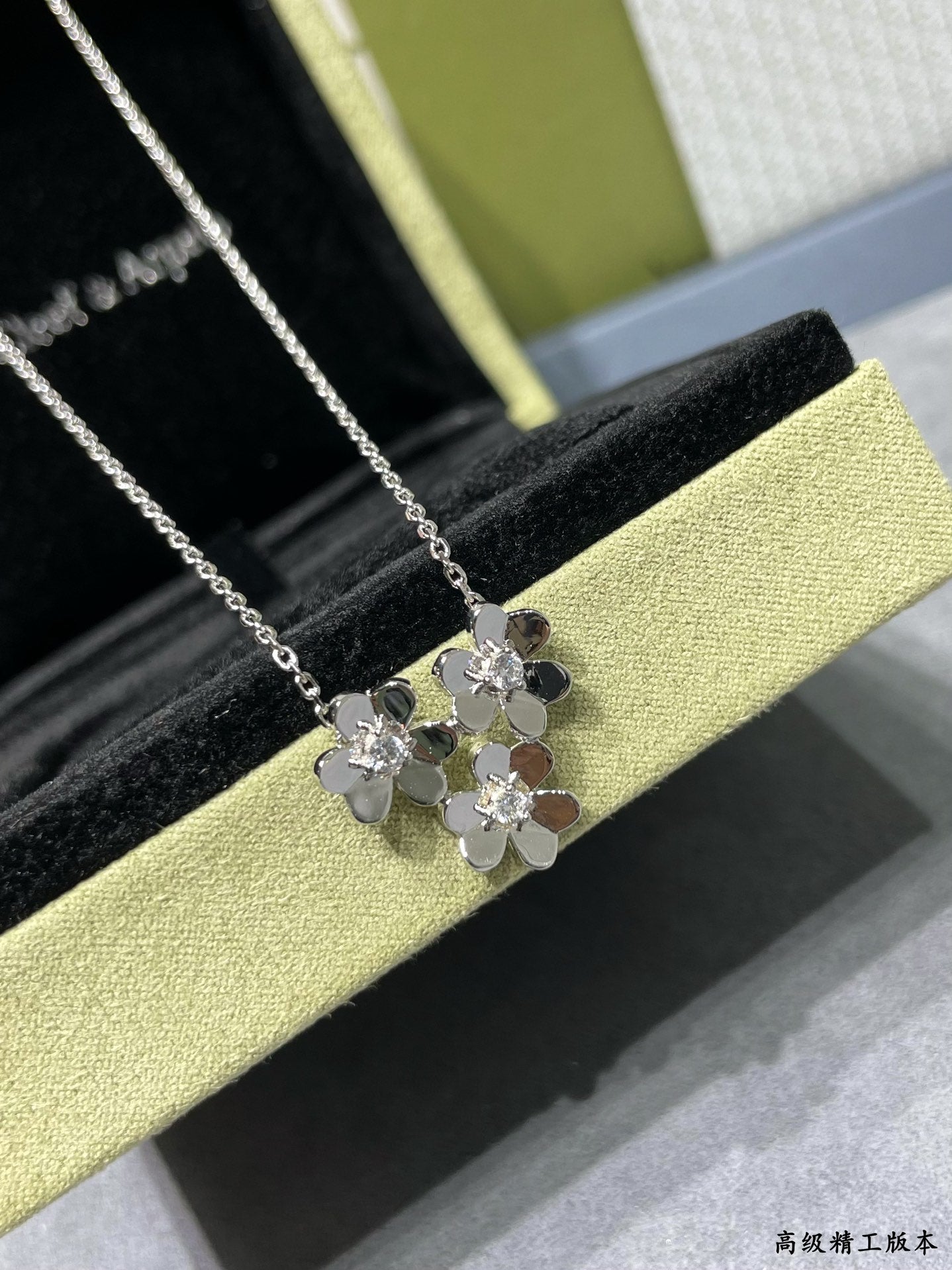 LuxluxHouse Best Quality Accessories Van Cleef & Arpels