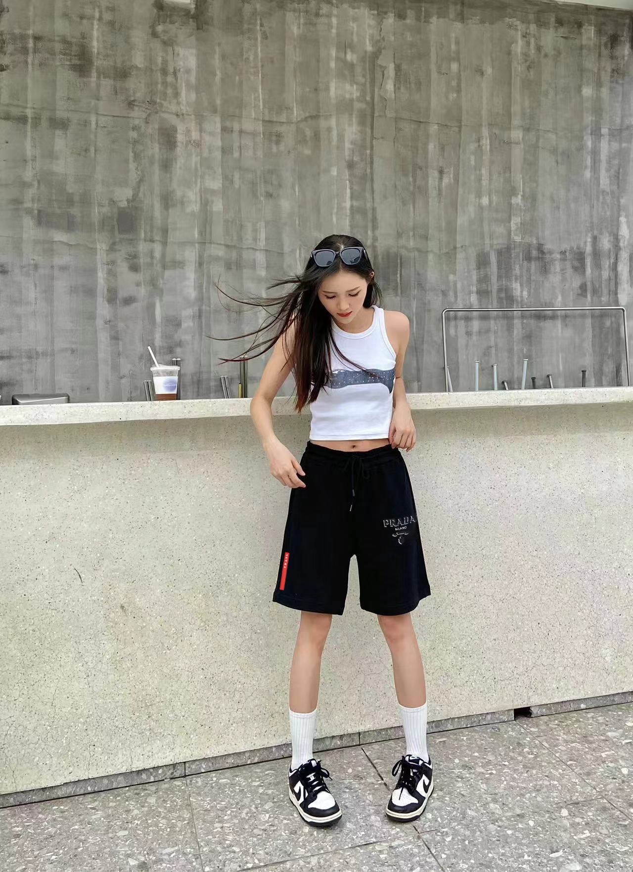 LuxluxHouse Best Quality Clothes Pants Prada