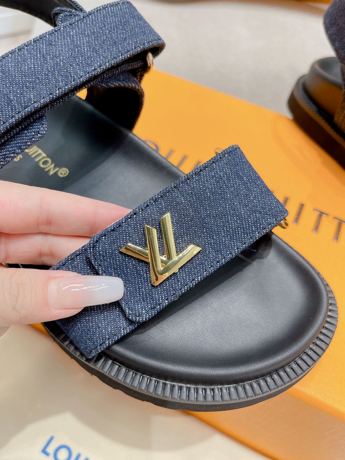 LuxluxHouse Best Quality Women Shoes Louis Vuitton