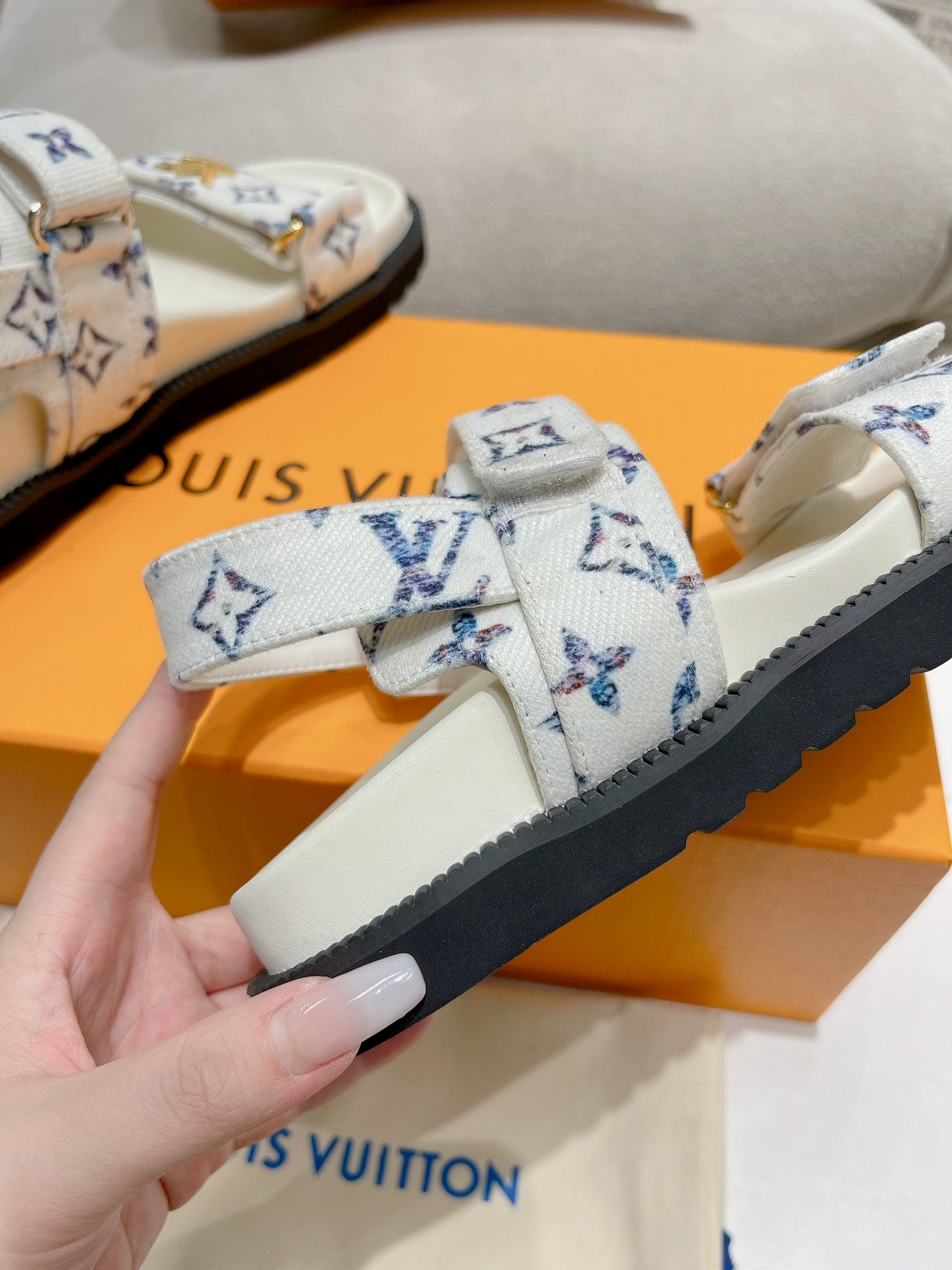 LuxluxHouse Best Quality Women Shoes Louis Vuitton