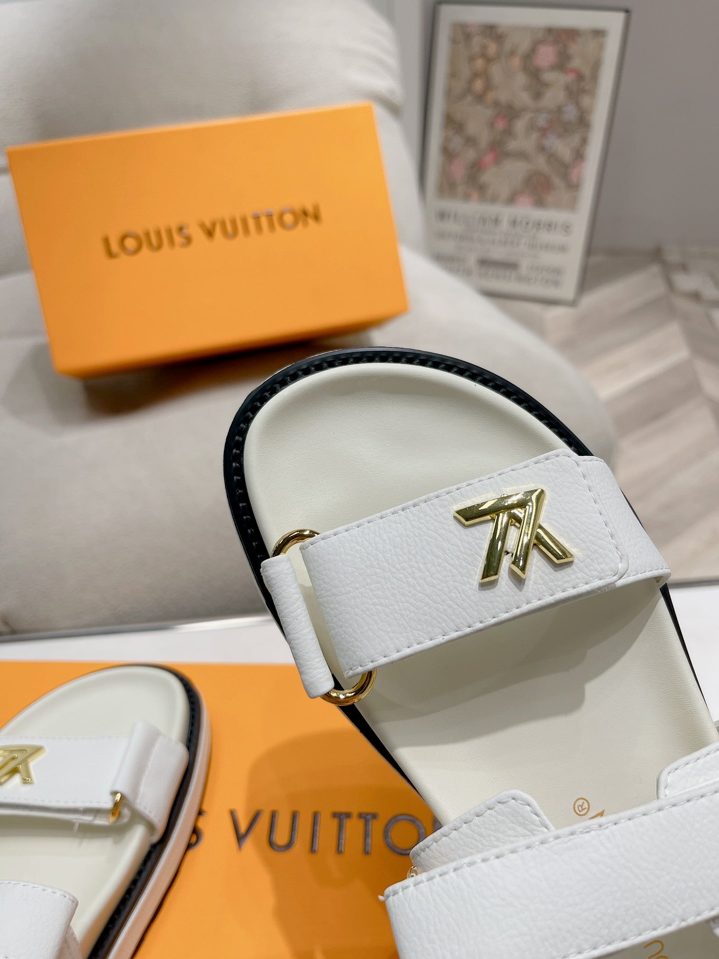 LuxluxHouse Best Quality Women Shoes Louis Vuitton
