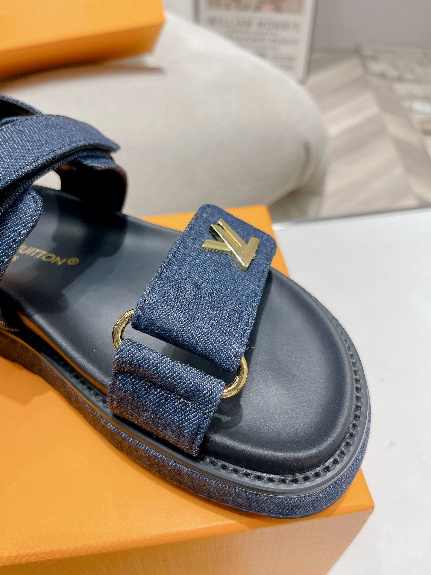 LuxluxHouse Best Quality Women Shoes Louis Vuitton