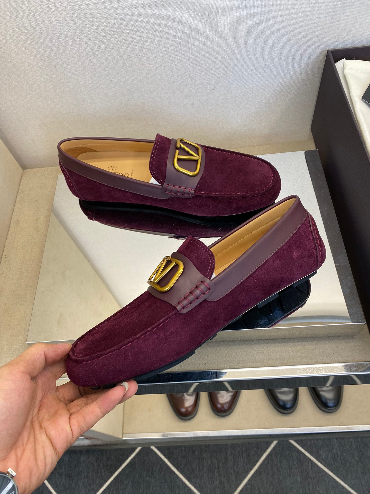 LuxluxHouse Best Quality Shoes Valentino