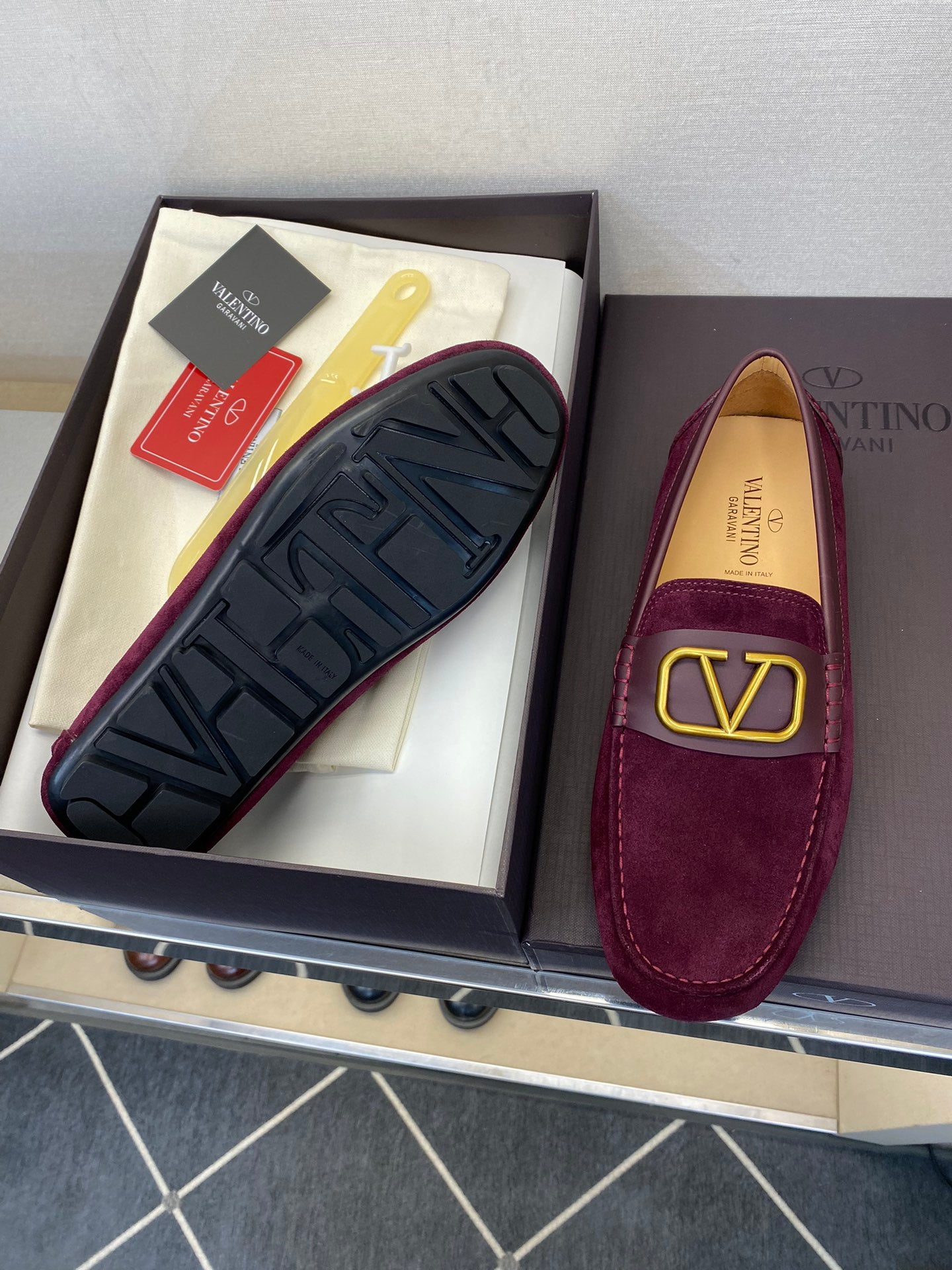 LuxluxHouse Best Quality Shoes Valentino
