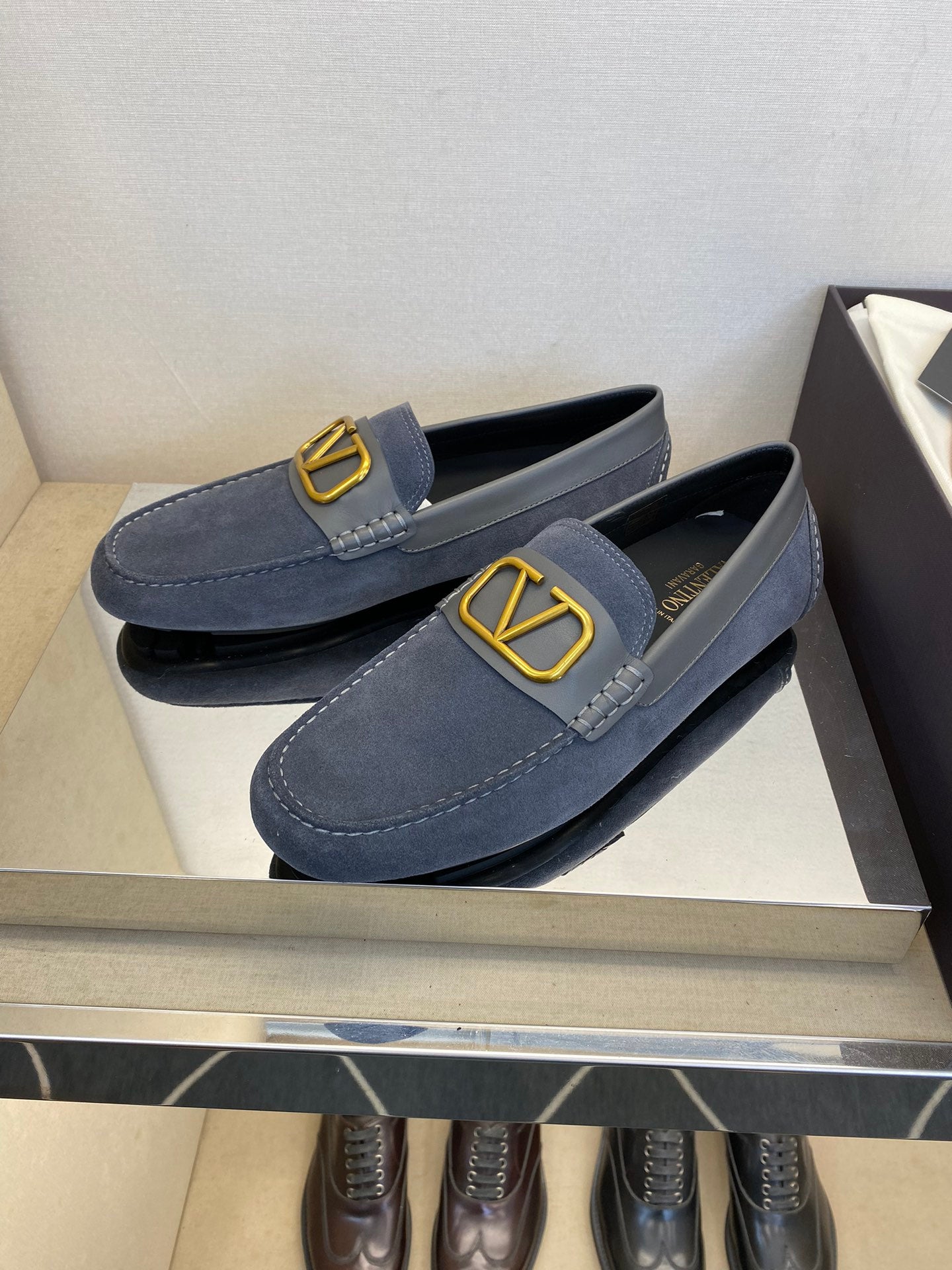 LuxluxHouse Best Quality Shoes Valentino