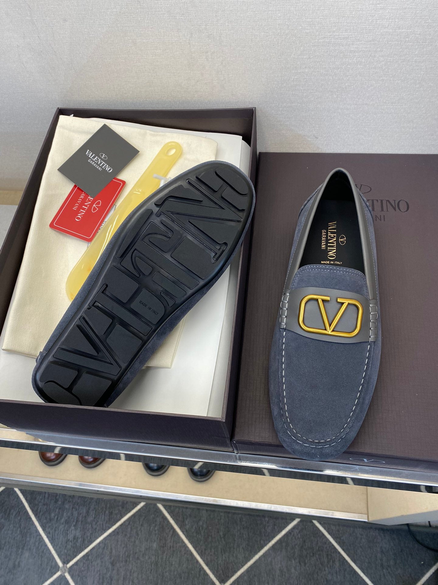LuxluxHouse Best Quality Shoes Valentino