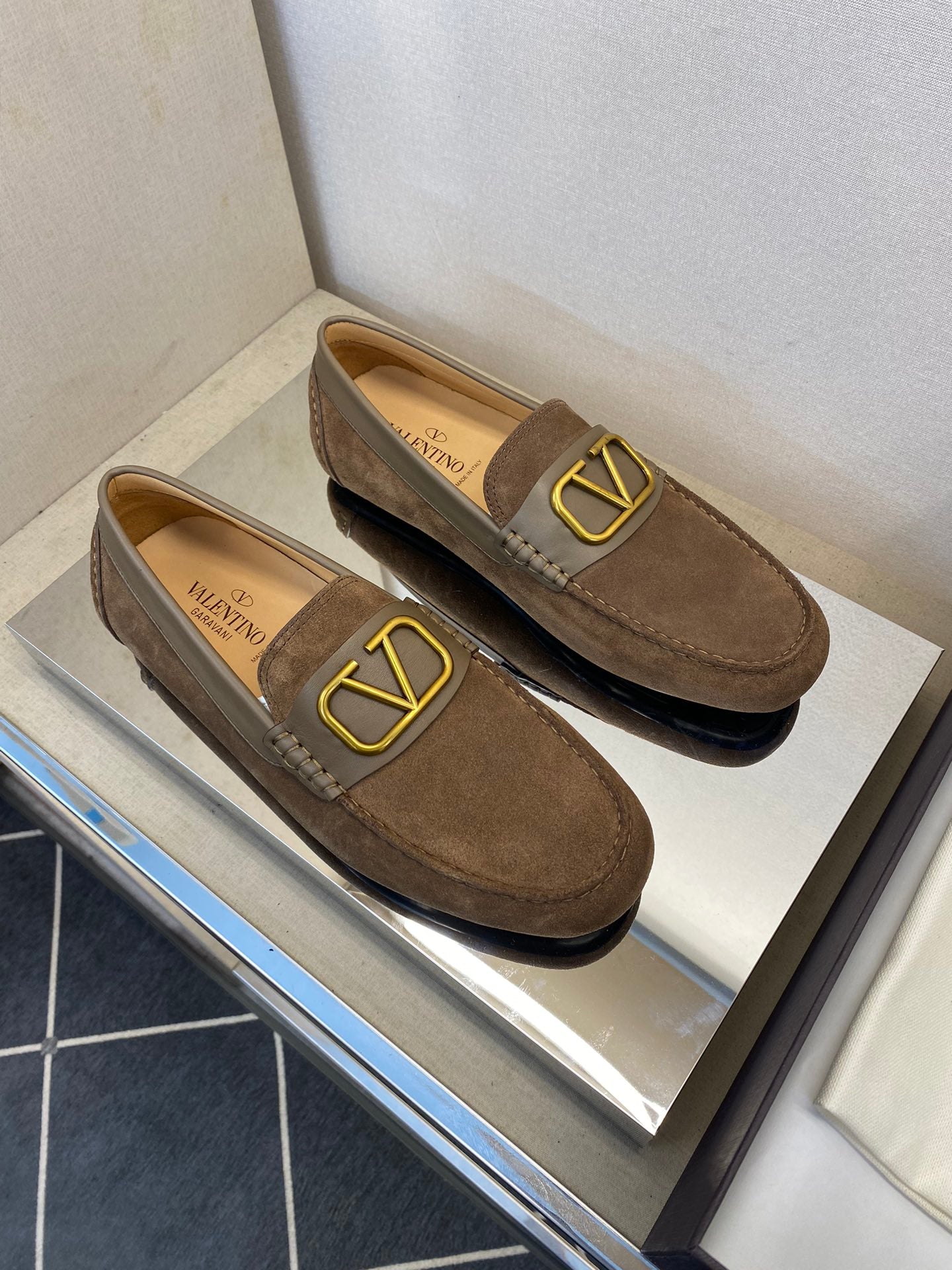 LuxluxHouse Best Quality Shoes Valentino